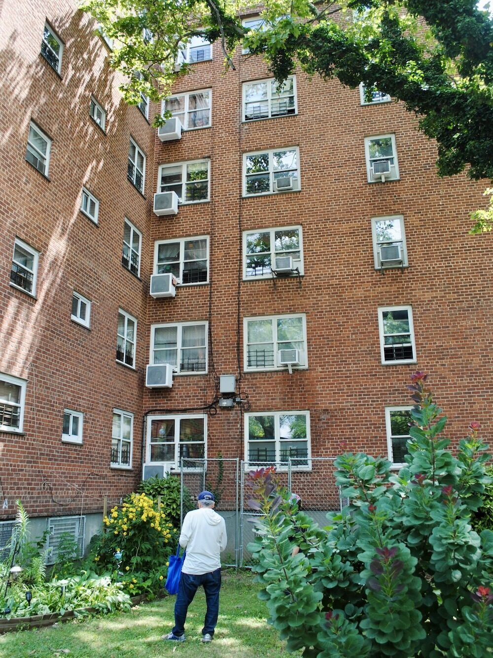 NYCH Awoodside ext vertical