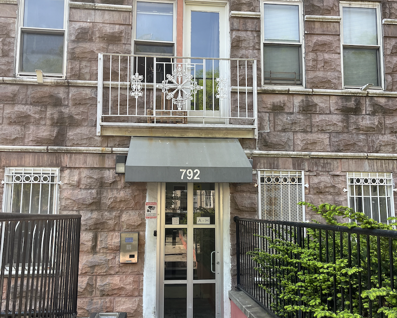 792 Sterling Ext Entry1
