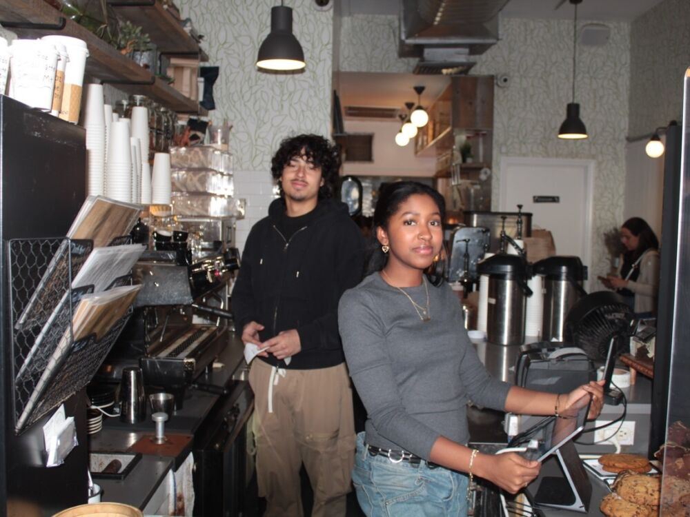 moss-cafe-employees