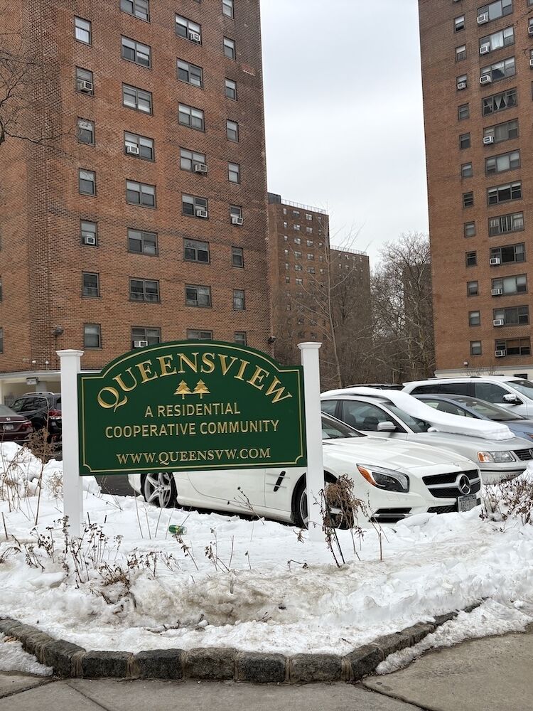 Queensview sign